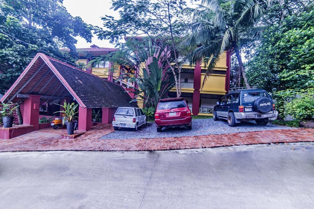 The Harbor Lights Palace Sihanoukville Exterior photo