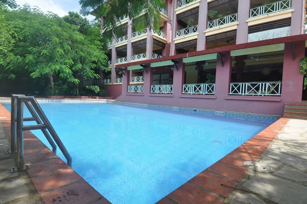The Harbor Lights Palace Sihanoukville Exterior photo