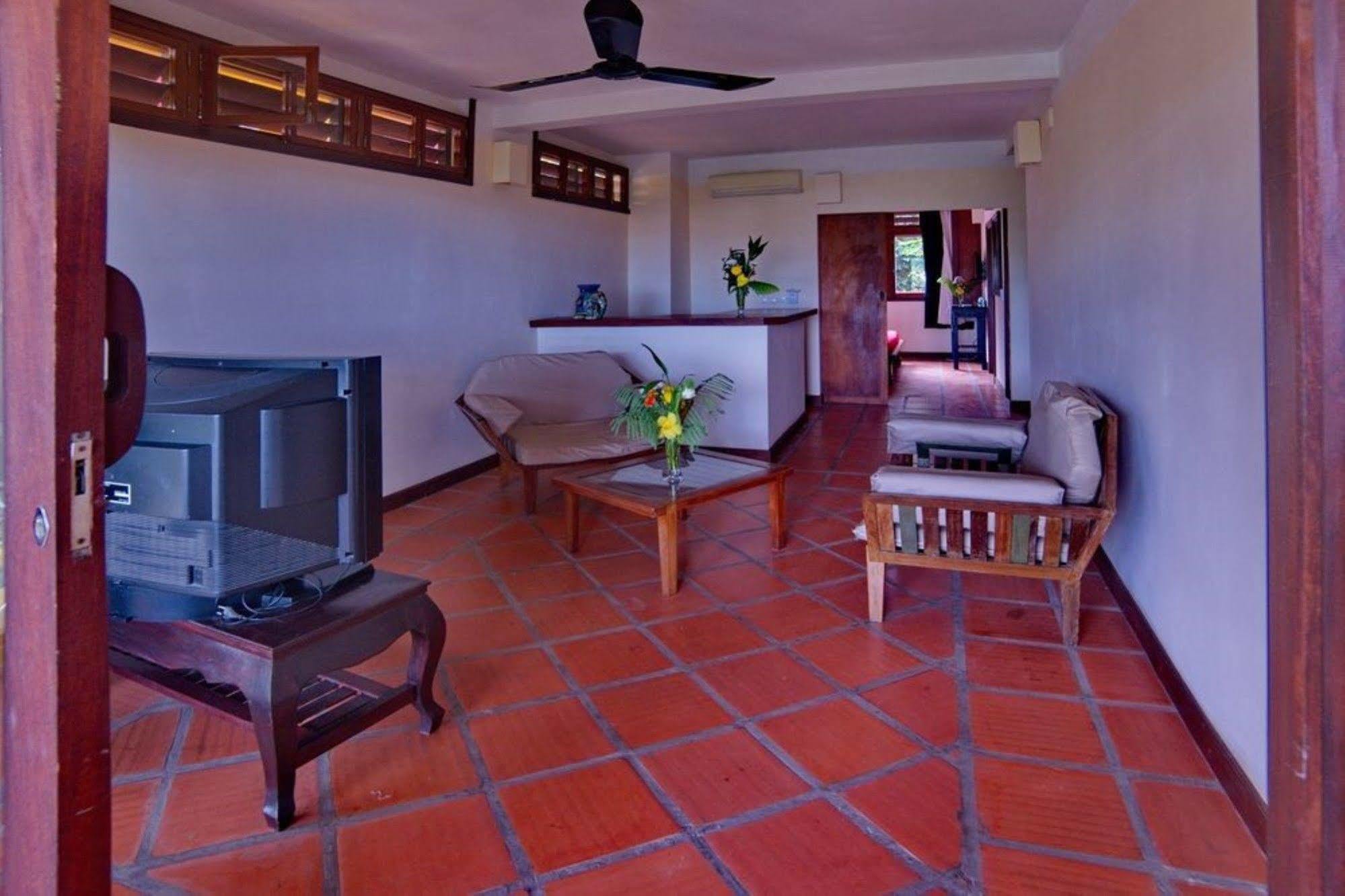 The Harbor Lights Palace Sihanoukville Exterior photo