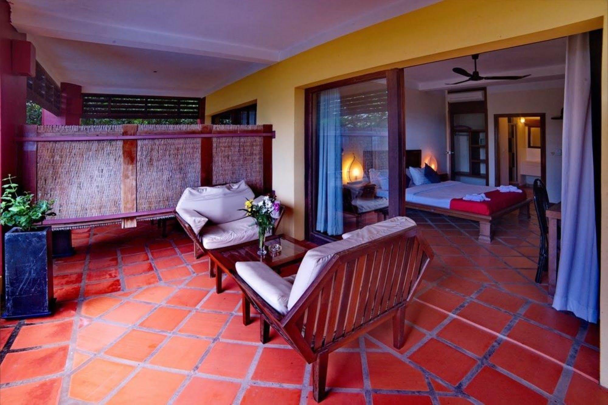 The Harbor Lights Palace Sihanoukville Exterior photo