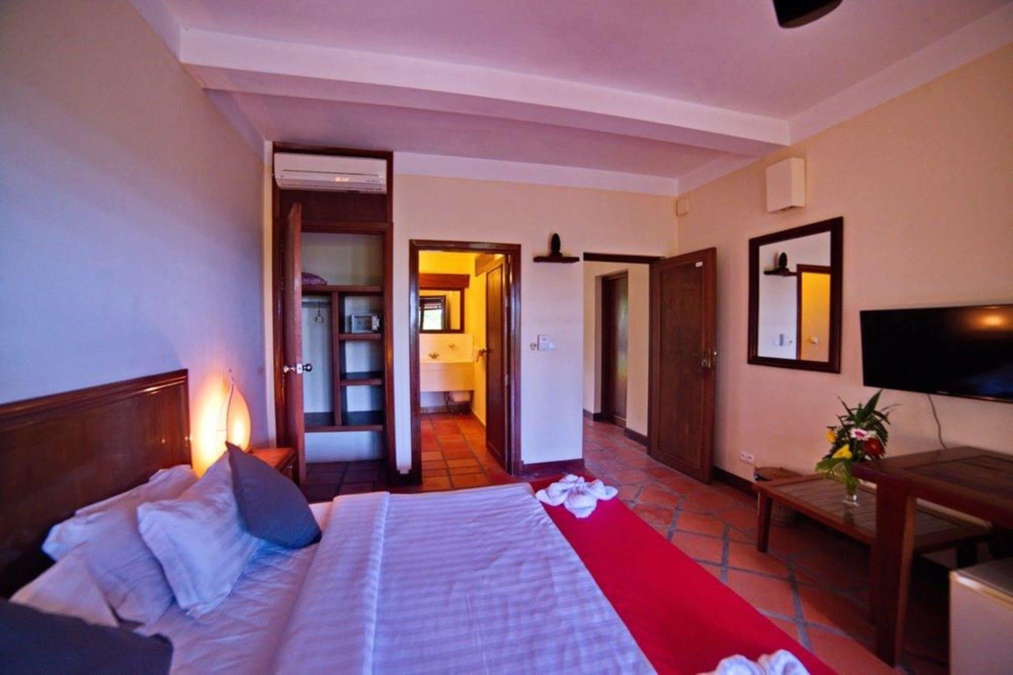 The Harbor Lights Palace Sihanoukville Exterior photo