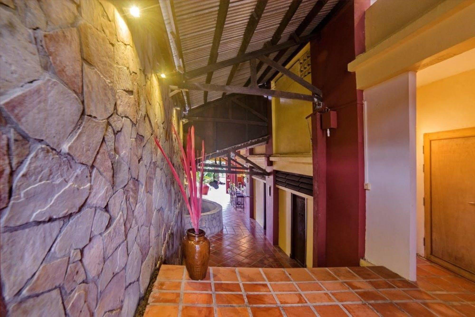 The Harbor Lights Palace Sihanoukville Exterior photo