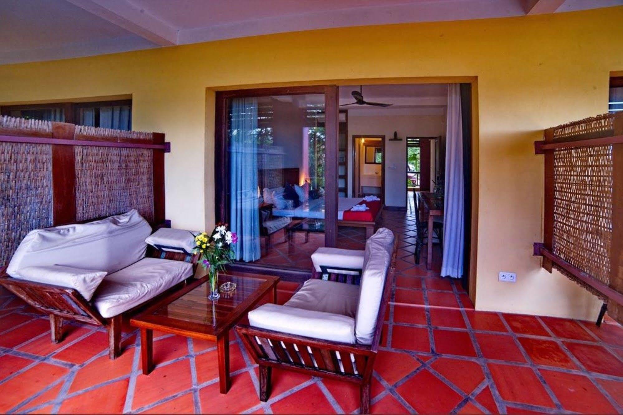 The Harbor Lights Palace Sihanoukville Exterior photo