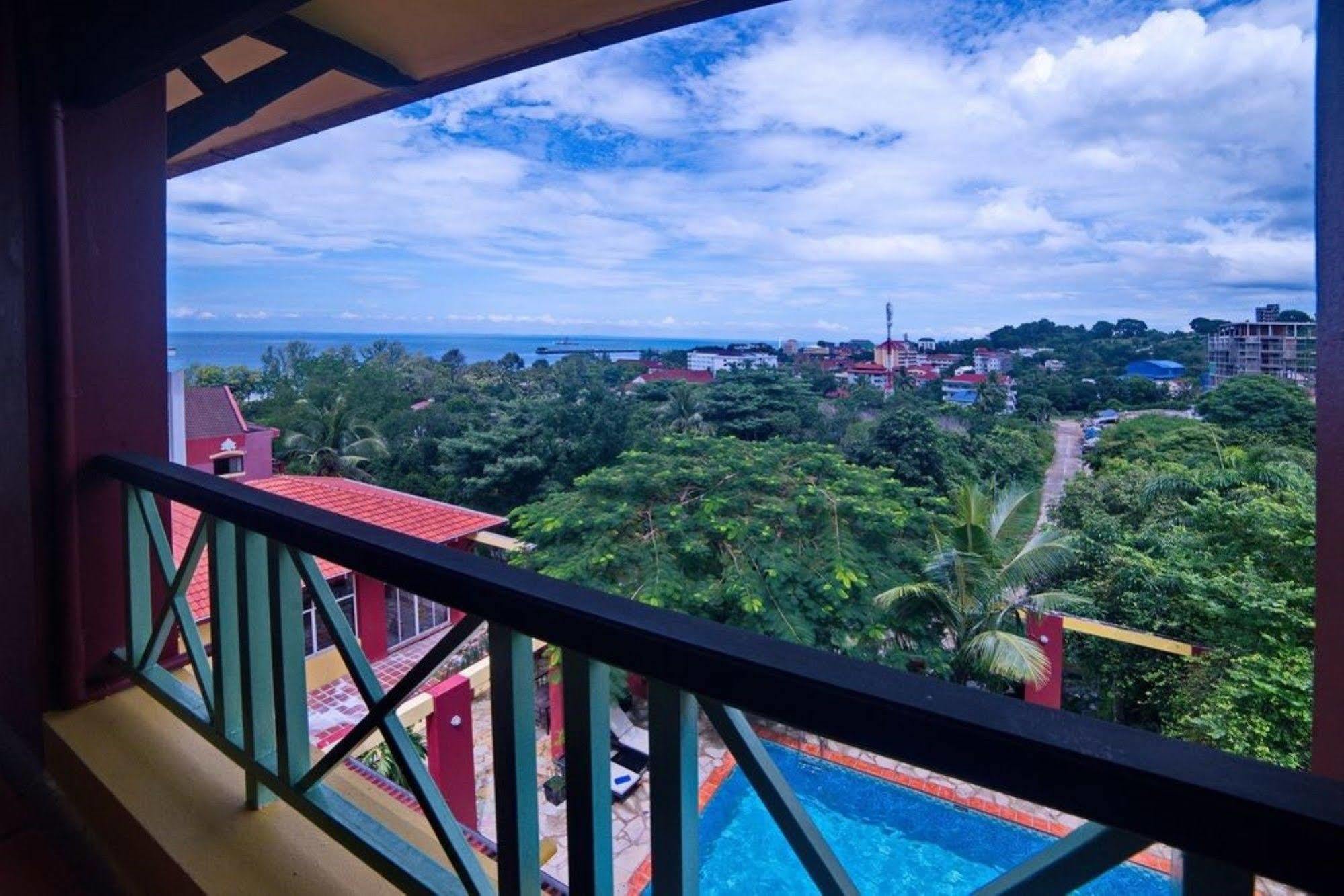 The Harbor Lights Palace Sihanoukville Exterior photo