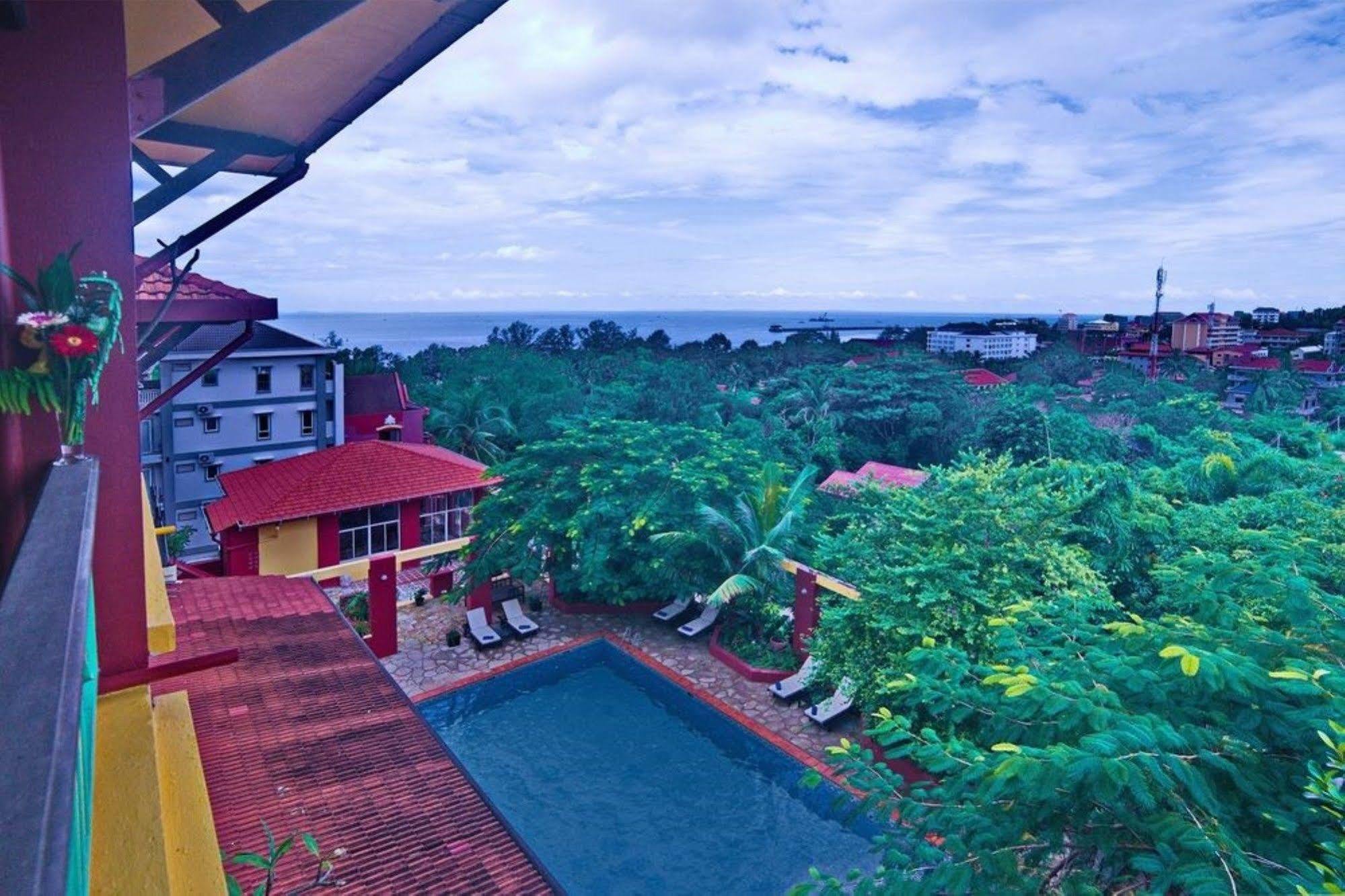 The Harbor Lights Palace Sihanoukville Exterior photo